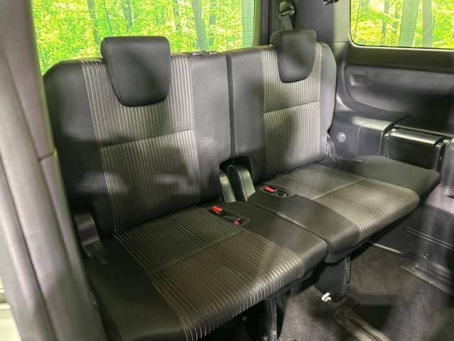 Toyota VOXY 2019-04 188798-10