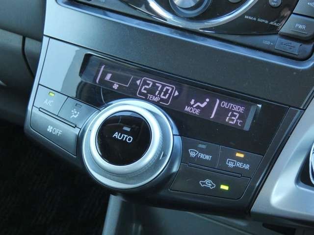 Toyota PRIUS ALPHA 2012-01 181549-12