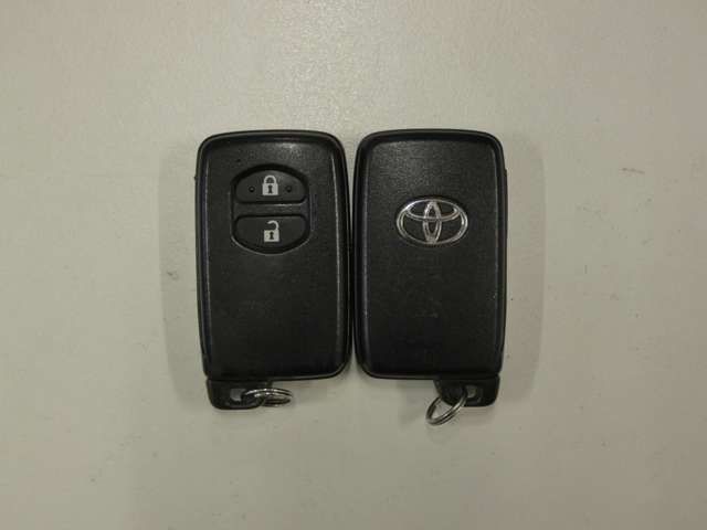 Toyota PRIUS ALPHA 2012-01 181549-28