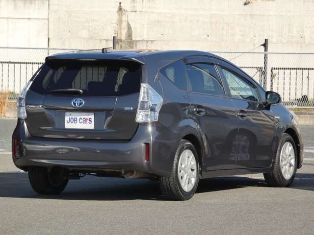 Toyota PRIUS ALPHA 2012-01 181549-3