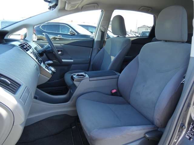 Toyota PRIUS ALPHA 2012-01 181549-21