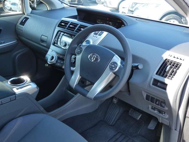 Toyota PRIUS ALPHA 2012-01 181549-8