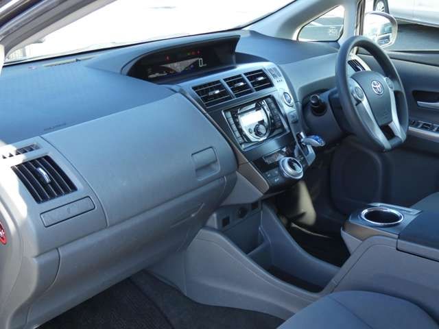 Toyota PRIUS ALPHA 2012-01 181549-7