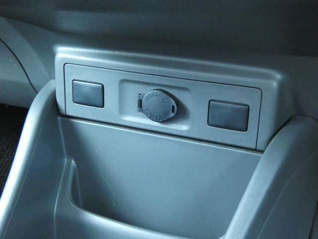 Toyota PRIUS ALPHA 2012-01 181549-18