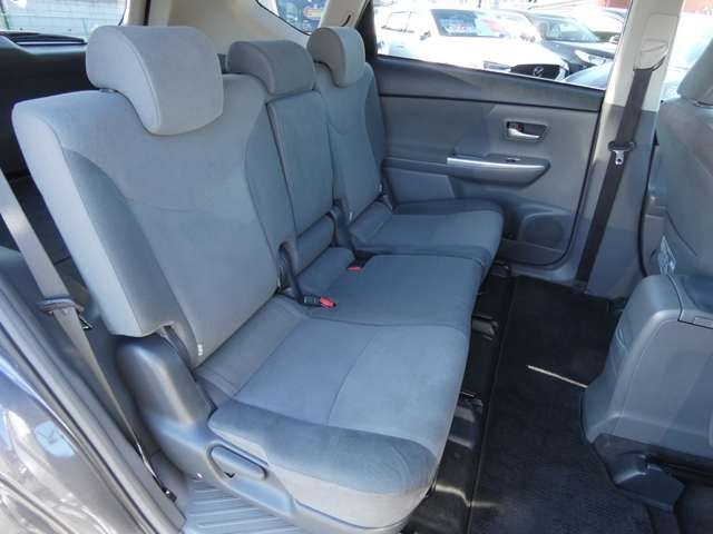 Toyota PRIUS ALPHA 2012-01 181549-24