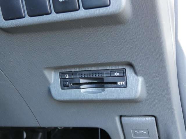 Toyota PRIUS ALPHA 2012-01 181549-17