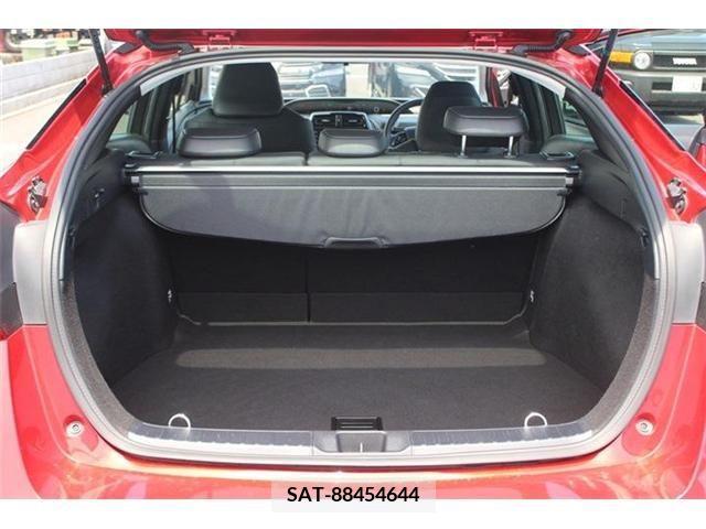 Toyota PRIUS 2021-06 350770-17
