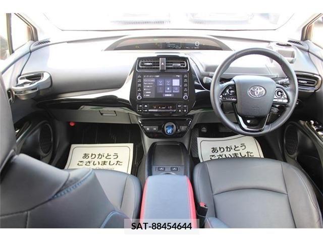 Toyota PRIUS 2021-06 350770-16