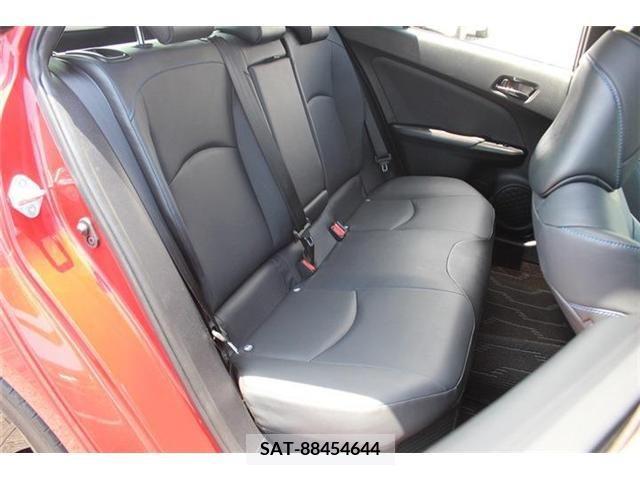 Toyota PRIUS 2021-06 350770-15