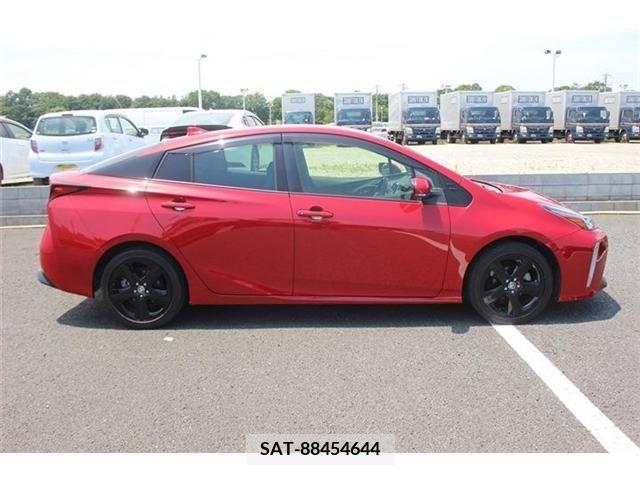 Toyota PRIUS 2021-06 350770-10