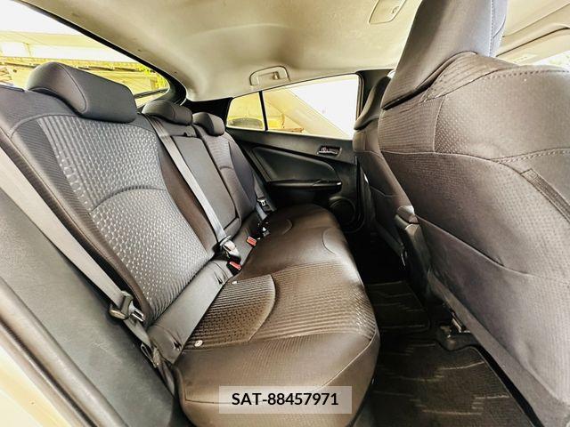 Toyota PRIUS 2016-03 328574-11
