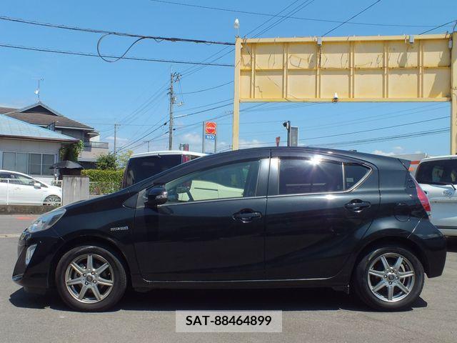 Toyota AQUA 2015-11 356215-4