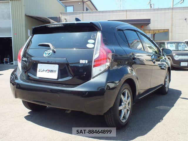 Toyota AQUA 2015-11 356215-6
