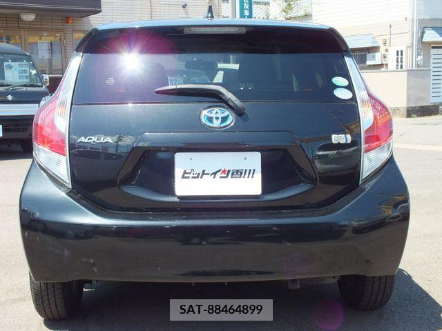 Toyota AQUA 2015-11 356215-8