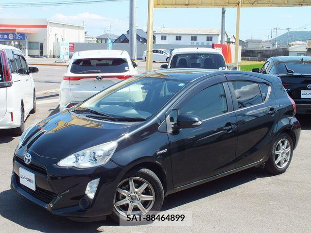 Toyota AQUA 2015-11 356215-1