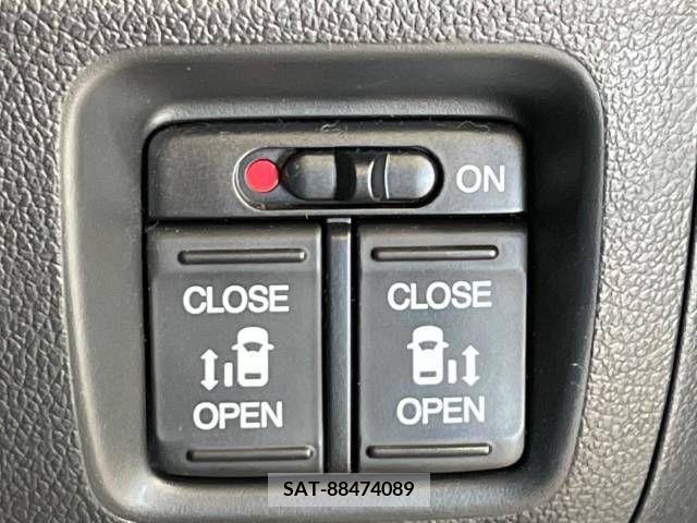 Honda N BOX CUSTOM 2016-05 279333-4