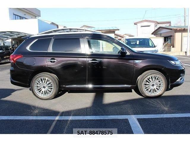 Mitsubishi OUTLANDER PHEV 2018-08 214185-8