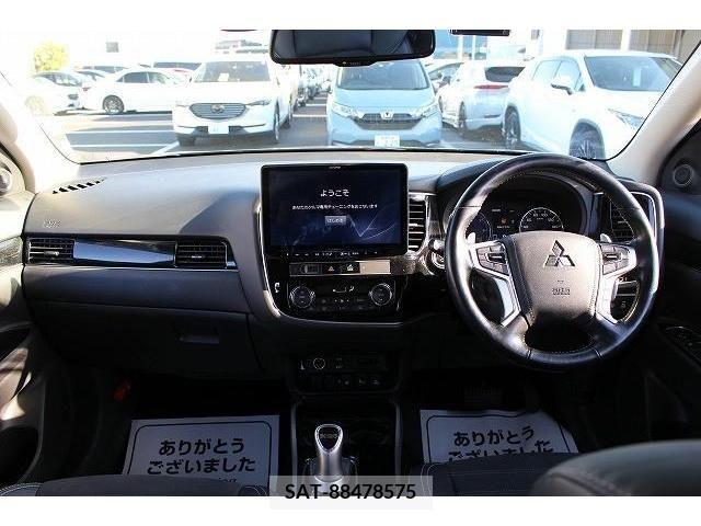 Mitsubishi OUTLANDER PHEV 2018-08 214185-17