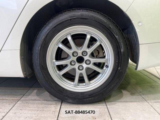 Toyota PRIUS 2017-01 366370-19