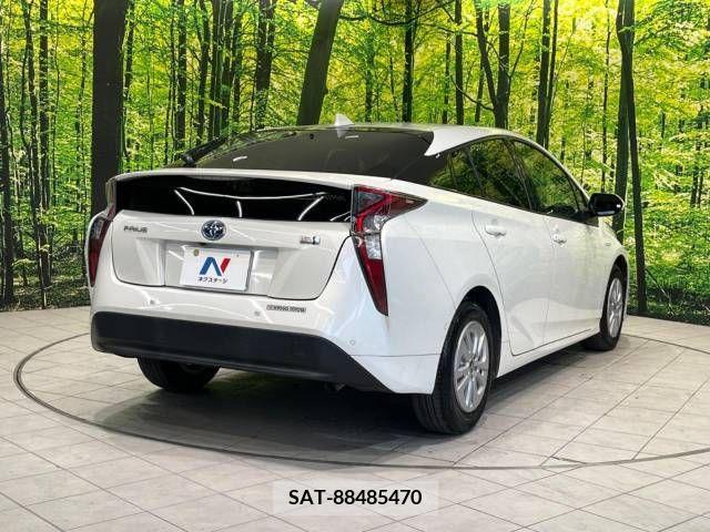 Toyota PRIUS 2017-01 366370-16