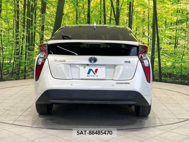 Toyota PRIUS 2017-01 366370-14
