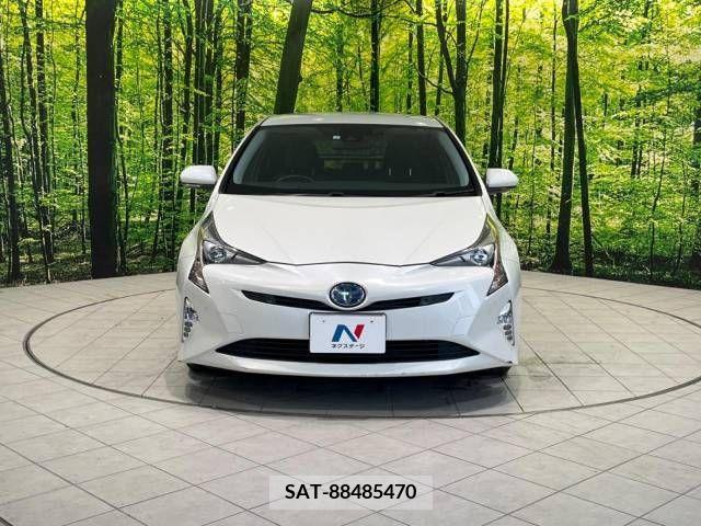 Toyota PRIUS 2017-01 366370-13