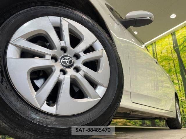 Toyota PRIUS 2017-01 366370-12