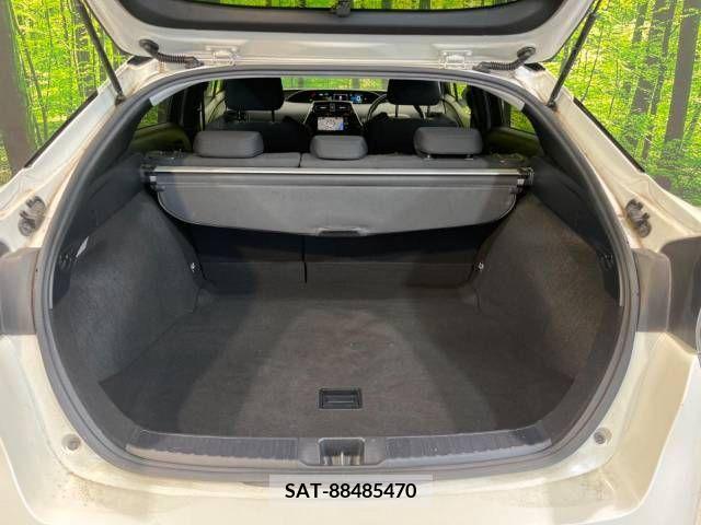 Toyota PRIUS 2017-01 366370-10