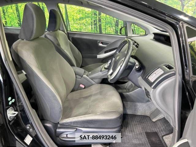 Toyota PRIUS 2011-08 366376-8