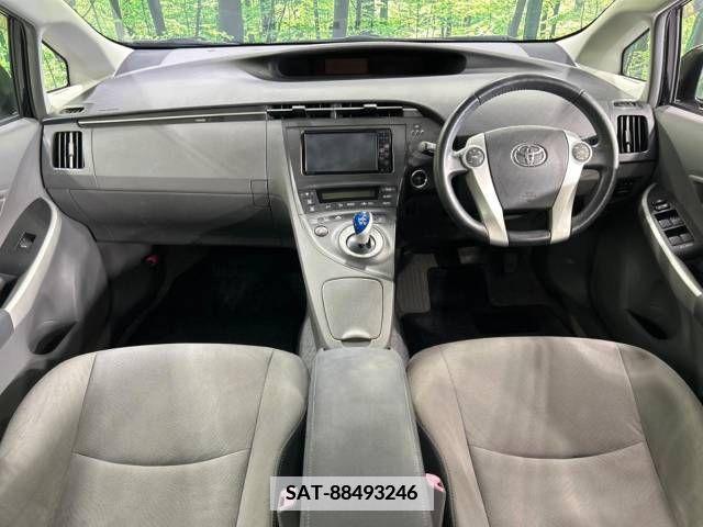 Toyota PRIUS 2011-08 366376-1