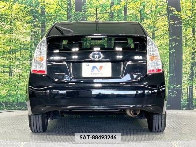 Toyota PRIUS 2011-08 366376-15