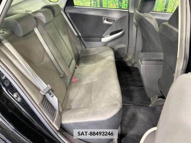 Toyota PRIUS 2011-08 366376-9