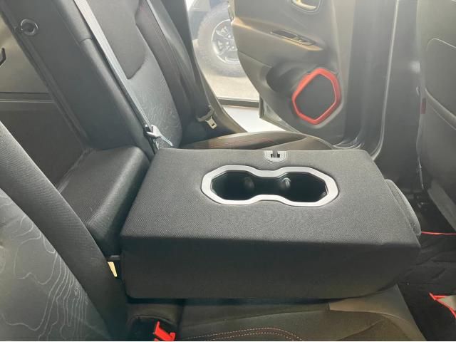 Jeep RENEGADE 2016-06 184845-12