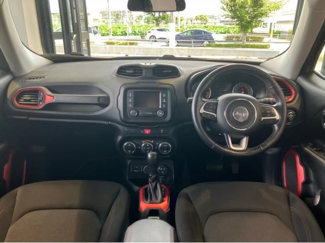 Jeep RENEGADE 2016-06 184845-1