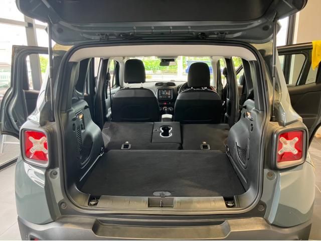 Jeep RENEGADE 2016-06 184845-14