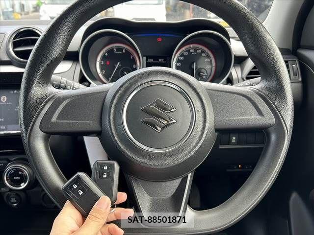 Suzuki SWIFT 2019-04 377033-4