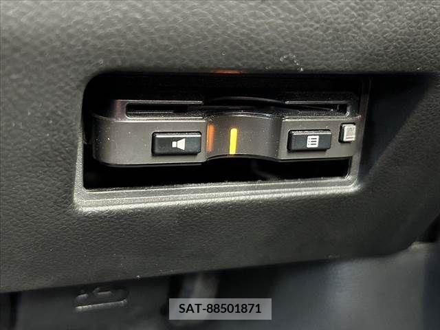 Suzuki SWIFT 2019-04 377033-25