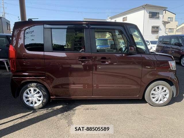 Honda N BOX 2018-10 278553-9