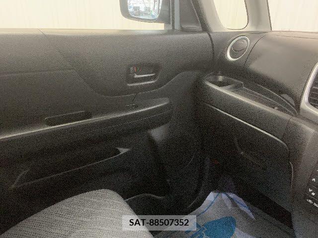 Suzuki SPACIA 2017-02 285546-17