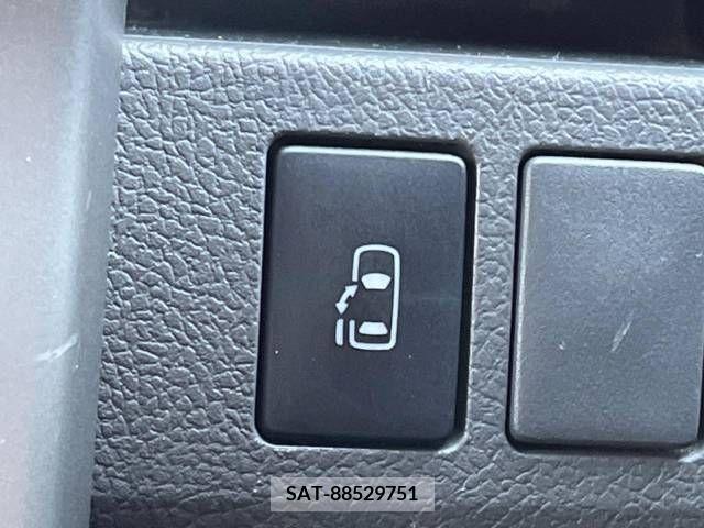 Toyota VOXY 2007-12 321289-4