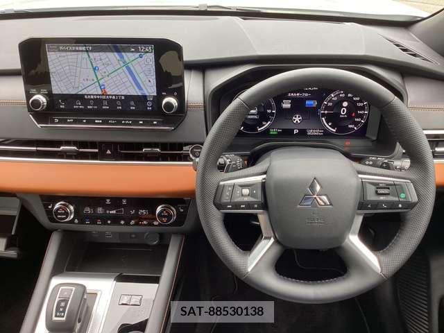 Mitsubishi OUTLANDER PHEV 2023-06 303896-10