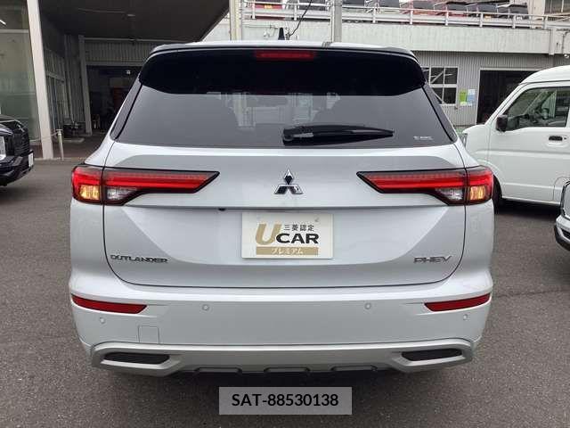 Mitsubishi OUTLANDER PHEV 2023-06 303896-9