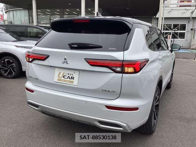 Mitsubishi OUTLANDER PHEV 2023-06 303896-1