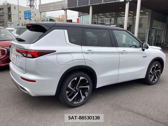 Mitsubishi OUTLANDER PHEV 2023-06 303896-8