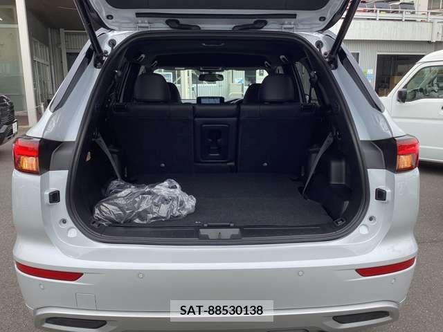Mitsubishi OUTLANDER PHEV 2023-06 303896-16