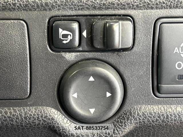 Nissan NOTE 2013-10 392959-5