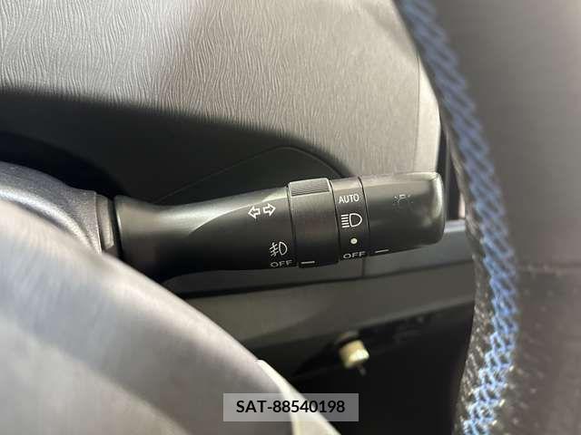 Toyota PRIUS 2010-09 240342-15