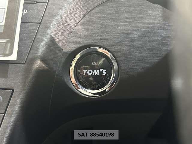 Toyota PRIUS 2010-09 240342-18