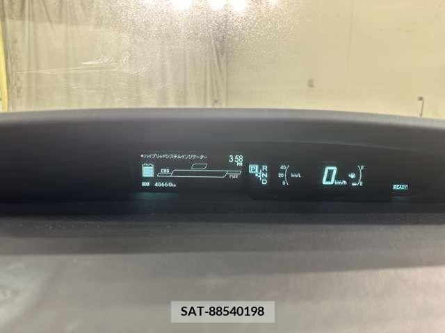 Toyota PRIUS 2010-09 240342-14