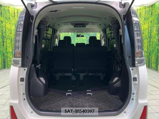Toyota VOXY 2015-09 215499-11